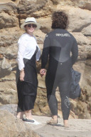 PEOPLE - Sharon Osbourne verbringt den Tag mit Sohn und Enkeltochter am Strand