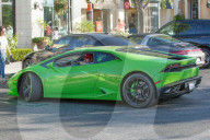 PEOPLE - Tyga mit seinem grünen Lamborghini in Calabasas unterwegs