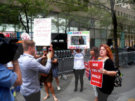 NEWS - USA: 'Rally for Bernie' in New York