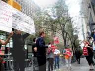 NEWS - USA: 'Rally for Bernie' in New York