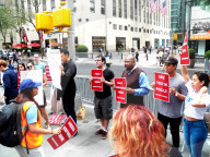 NEWS - USA: 'Rally for Bernie' in New York