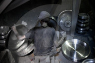 REPORTAGE - Bangladesh: Aluminium Fabrik in Dhaka