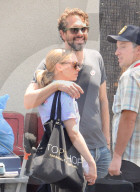PEOPLE - Amanda Seyfried kriegt Besuch auf dem Set von Freund Thomas