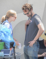 PEOPLE - Amanda Seyfried kriegt Besuch auf dem Set von Freund Thomas