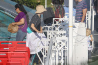 PEOPLE - Drew Barrymore besucht mit den Kids das Disneyland