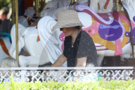 PEOPLE - Drew Barrymore besucht mit den Kids das Disneyland