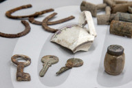 FEATURE - Auschwitz-Birkenau: Persönliche Dinge von ermordeten KZ-Häftlingen gefunden