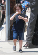 PEOPLE - Rachel Zoe bringt Klein Skyler zur Schule