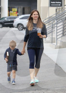 PEOPLE - Jennifer Garner trägt Liebe auf der Brust