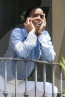 PEOPLE - Kelly Rowland scheint ein intensives Telefonat zu führen