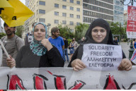 NEWS - Flüchtlinge und Griechen demonstrieren gemeinsam für bessere Lebensbedingungen in Athen