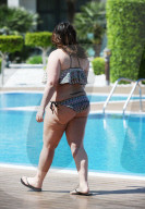 EXKLUSIV - Chanelle Hayes vergnügt sich am Pool in Alicante 