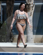 EXKLUSIV - Chanelle Hayes vergnügt sich am Pool in Alicante 