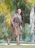 EXKLUSIV - Chanelle Hayes vergnügt sich am Pool in Alicante 