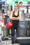 EXKLUSIV - Lily-Rose Depp ohne Make-Up mit Ash Stymes in Hollywood unterwegs