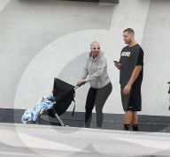 EXKLUSIV - Amber Rose macht einen Familienausflug mit Bodyguard 