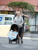 EXKLUSIV - Amber Rose macht einen Familienausflug mit Bodyguard 