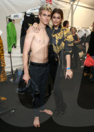 PEOPLE - Promis und Models Backstage an der Moschino Show in LA