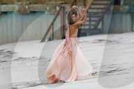 EXKLUSIV - Höschenblitzer: Alessandra Ambrosio macht auf Marilyn Monroe am Beach von Malibu