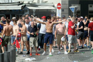 EURO 2016 - Marseille: Ausschreitungen zwischen Russland und England Fans