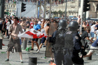 EURO 2016 - Marseille: Ausschreitungen zwischen Russland und England Fans