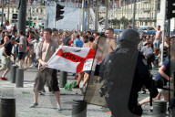 EURO 2016 - Marseille: Ausschreitungen zwischen Russland und England Fans