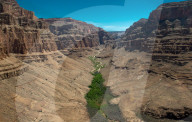 FEATURE - Grand Canyon und der Hoover Dam aus der Vogelschau