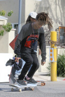 EXKLUSIV - Jaden Smith zeigt sein können auf dem Skateboard