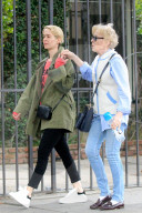 EXKLUSIV - Sarah Paulson und Holland Taylor in West Hollywood unterwegs