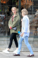 EXKLUSIV - Sarah Paulson und Holland Taylor in West Hollywood unterwegs