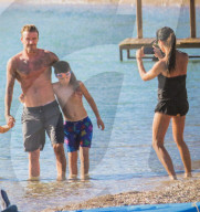 EXKLUSIV - Die Beckhams machen Ferien in Griechenland