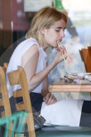 EXKLUSIV - Emma Roberts beim Lunch in LA