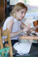 EXKLUSIV - Emma Roberts beim Lunch in LA