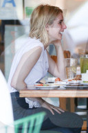 EXKLUSIV - Emma Roberts beim Lunch in LA