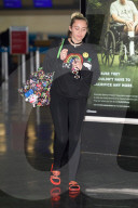 PEOPLE - Miley Cyrus Stylish am Flughafen JFK