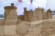 FEATURE - Sand Paläste am Bournemouth Beach