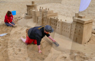 FEATURE - Sand Paläste am Bournemouth Beach