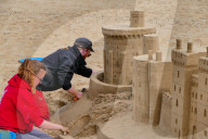 FEATURE - Sand Paläste am Bournemouth Beach