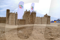 FEATURE - Sand Paläste am Bournemouth Beach