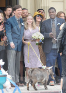 PEOPLE - Amanda Seyfried und Ed Helms bei Dreharbeiten zu 'The Clapper'