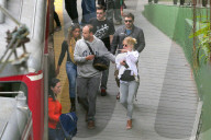 EXKLUSIV - Emilie de Ravin und Eric mit Baby Vera zu Besuch in Rio