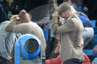 PEOPLE - Tennis: David und Romeo Beckham beim Spiel Verdasco - Wawrinka im Queens Club