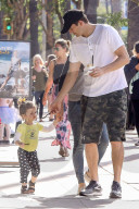 EXKLUSIV - Happy Family: Ashton Kutcher mit Mila Kunis und klein Wyatt gönnen sich eine Glace