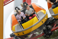 EXKLUSIV - Gwen Stefani vergnügt sich mit ihren Jungs im Luna Park