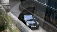 NEWS - Polizei entdecken ein verdächtiges Auto in London