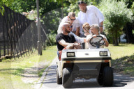 PEOPLE - Marcin Gortat zu Besuch im Zoo von Warschau