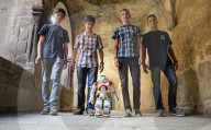 FEATURE - Die Landesschule Schulpforta haben einen neuen Lehrer - Ein Roboter
