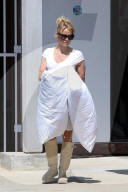 PEOPLE - Pamela Anderson packt die Kissen