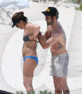 EXKLUSIV - Jennifer Aniston zeigt ihr Bäuchlein im Bikini auf den Bahamas