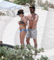 EXKLUSIV - Jennifer Aniston zeigt ihr Bäuchlein im Bikini auf den Bahamas